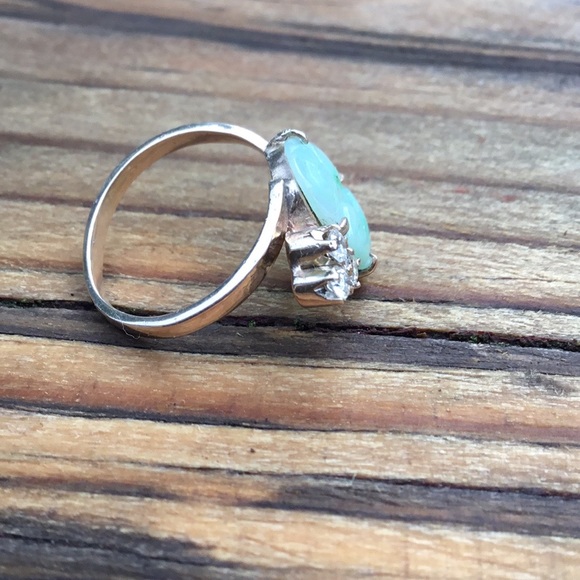 10kt yellow gold jade and diamond ring…2.5 grams - Picture 9 of 11